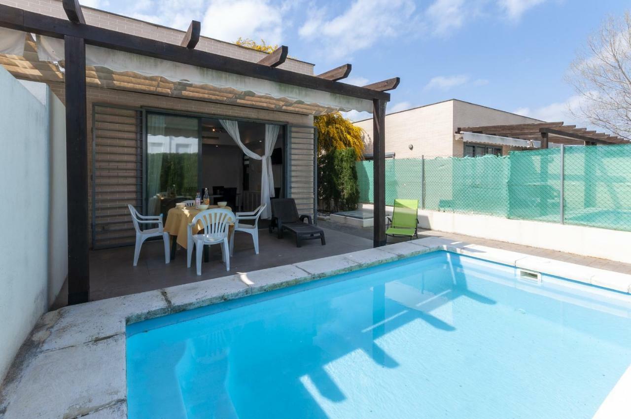 Villa Premium 17 Les Deveses Exterior foto